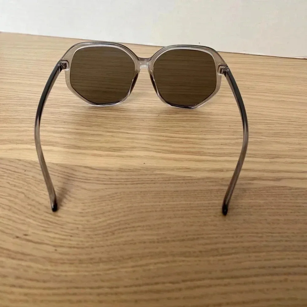 🆕Fashion Plastic Grey Sunglasses🆕